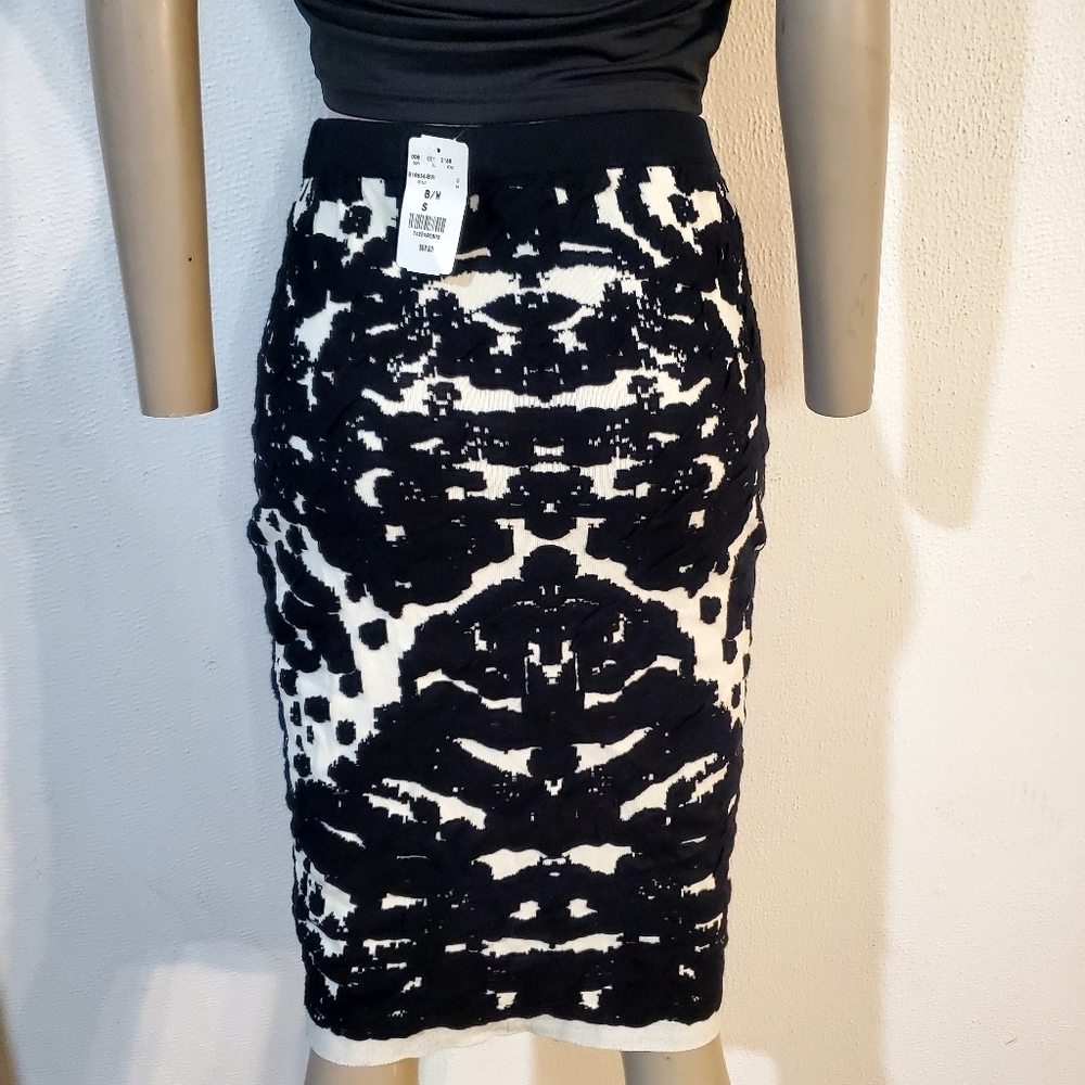 NEW! GRACIA  BLACK & WHITE PENCIL SKIRT Size S - Picture 5 of 11